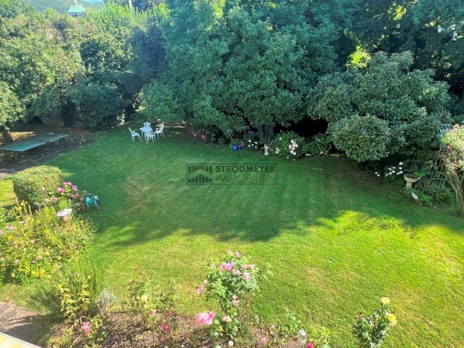 Blick in den Garten vom Balkon Einfamilienhaus Hagen