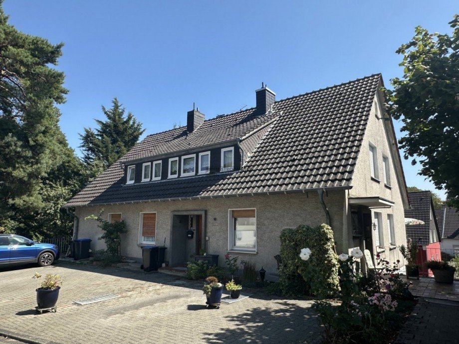 Vorderansicht Mehrfamilienhaus Wetter