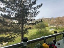 Ausblick Helle 3-Zimmer Wohnung mit Aufzug, sonniger Loggia und Tiefgaragenstellplatz