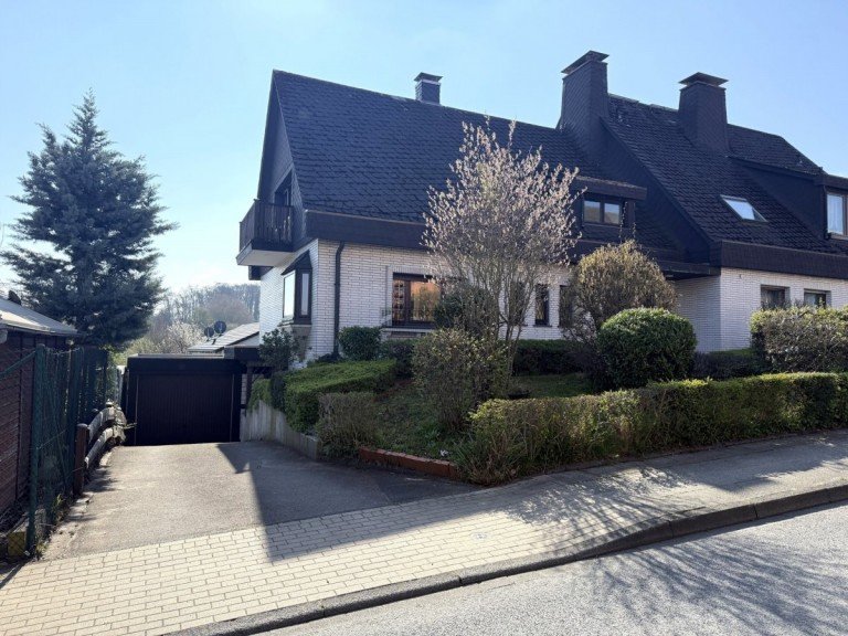 Hausansicht Hagen - Boloh Doppelhaush�lfte Gem�tliche DHH mit separatem Appartement in gepflegter Nachbarschaft
