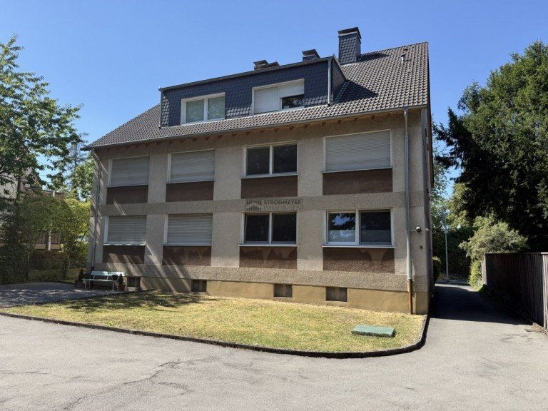 Hausr�ckansicht Hagen - Halden Etagenwohnung Gem�tliche 4 1/2 -Zimmer Wohnung mit Loggia und Garage
