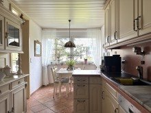 K�che mit Essplatz Helle 3-Zimmer Wohnung mit Aufzug, sonniger Loggia und Tiefgaragenstellplatz