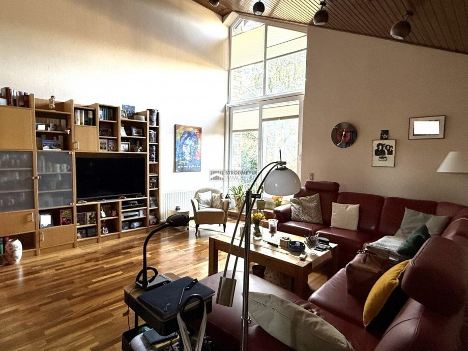 Wohnzimmer im DG Mehrfamilienhaus Hagen
