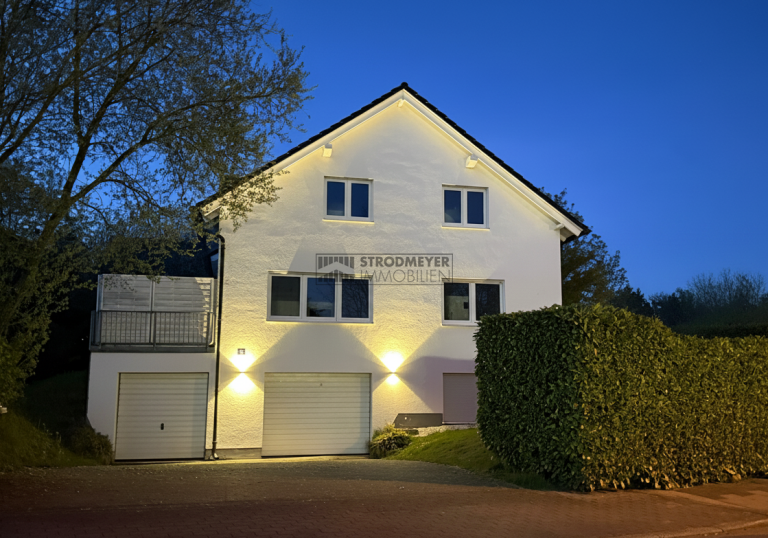 Ansicht Herdecke - Ostende Einfamilienhaus Freistehendes Einfamilienhaus mit Doppelgarage und kleinem Garten