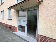 Hauseingang Gut geschnittene 3 �-Zimmer Dachgeschosswohnung mit Garage!